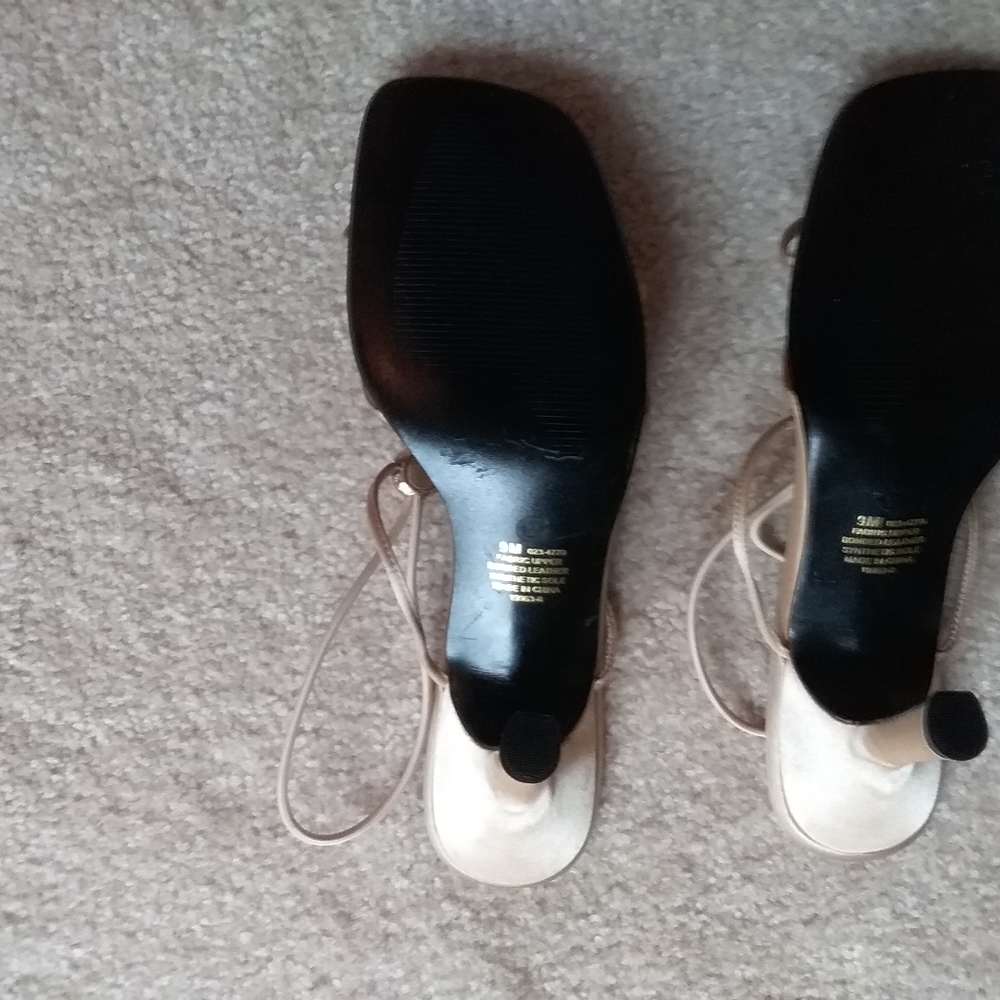 Sandals - Picture 3 of 5